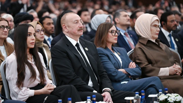 Prezident ailəsi ilə Antalyada tədbirdə - Fotolar