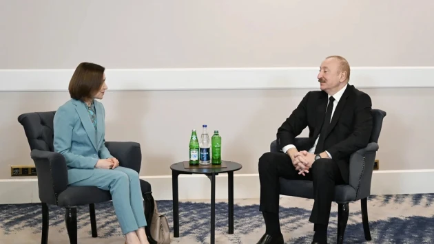 İlham Əliyev Antalyada Moldova Prezidenti ilə görüşüb 