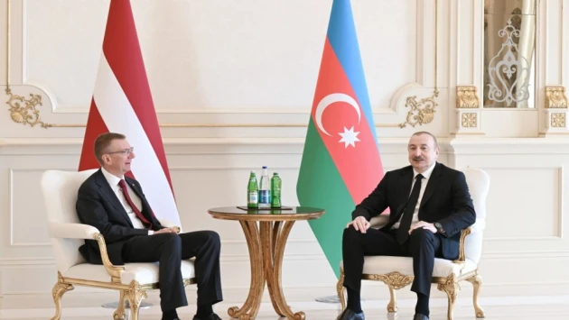 Prezident İlham Əliyevin Latviya Prezidenti ilə təkbətək görüşü olub