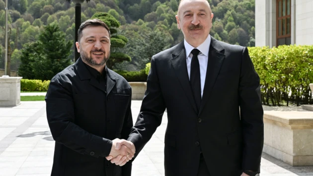 Zelenski Azərbaycandadır - Prezident Qəbələdə qarşıladı - Fotolar 