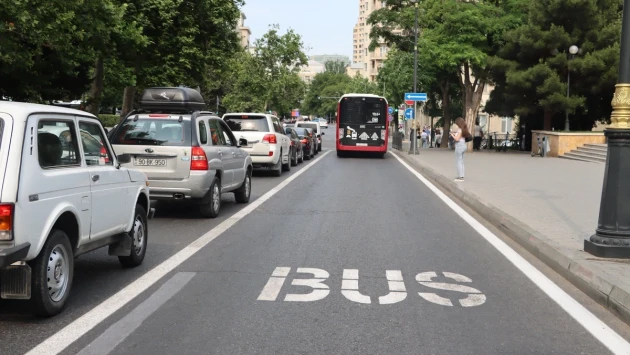 Sürücülər hansı hallarda avtobus zolağına girə bilər? -VACİB MƏQAM AÇIQLANDI