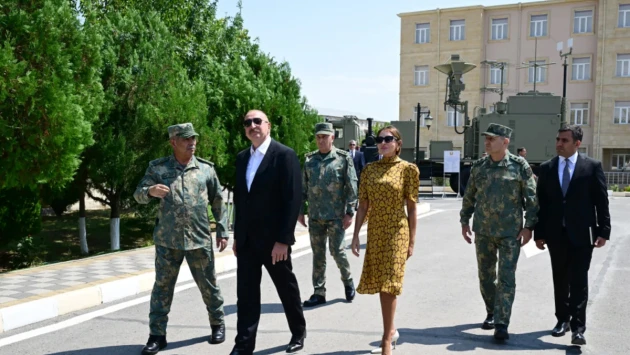 Prezident Döyüş bayraqlarının verilməsi mərasimində - Video-Fotolar 