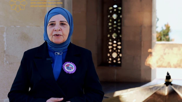 Şəhid anası Şuşada qayalara yazı yazanlara etirazını bildirdi:Bu tarixi abidələr bizim qan yaddaşımızdır  