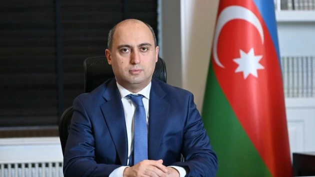Emin Əmrullayevdən müəllimlərlə bağlı ƏMR - SİYAHI