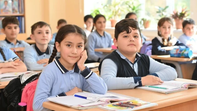 Məktəbdə şagird özünü necə aparmalıdır? Fəlsəfə doktoru ilə MÜZAKİRƏ