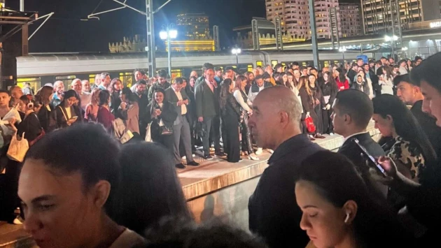 Dəmiryol Vağzalında izdiham - Qatarlar gecikir 