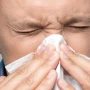 Keçməyən burun axmasının təhlükəli səbəbləri