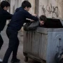 Naftalanda yeniyetməni zibil qutusuna atıb, videosunu yaydılar&nbsp;
