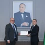 Britaniyanın yeni səfiri etimadnaməsinin surətini Ceyhun Bayramova təqdim edib