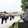 Prezidentlər İlham Əliyev və Sərdar Berdiməhəmmədov Şuşada işğal dövründə güllələnmiş büstlərə baxıblar&nbsp;