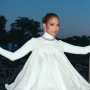 Cennifer Lopez 400 karat brilyantla diqqət çəkdi
