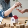 Vərəsəliklə alınan ½ pay satıla bilərmi? – Vəkildən açıqlama  
