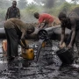 Nigeriyada boru kəmərindən neft oğurlamaq istəyən 37 nəfər ölüb 