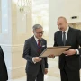 Prezidentlə nahardan sonra 40 il öncə çəkilmiş fotoya baxdılar