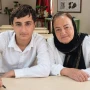 63 yaşlı nənə 16 yaşlı nəvəsi ilə eyni məktəbdə oxuyur