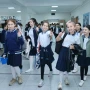 Məktəbdə hicab mübahisəsi kimlərə sərf edir? – Ekspertdən AÇIQLAMA  